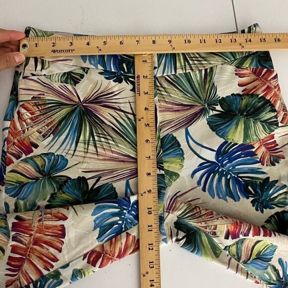 Chicos Pants Womens 0 US 4 Secret Stretch Palm-Print Straight-Leg Crops - Picture 8 of 9